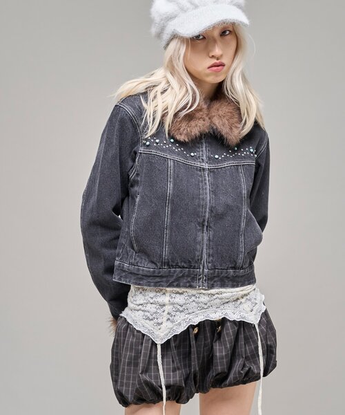 WHO'S WHO gallery(フーズフーギャラリー)の「【26AW LOOK掲載品番】ビジュファーデニムジャケット(ブルゾン・レディース・ブルー/ブラウン/ブラック・FREE)」の6枚目の写真
