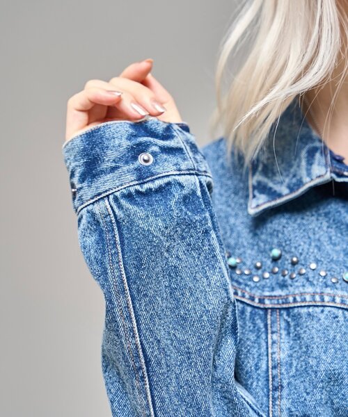 WHO'S WHO gallery(フーズフーギャラリー)の「【26AW LOOK掲載品番】ビジュファーデニムジャケット(ブルゾン・レディース・ブルー/ブラウン/ブラック・FREE)」の16枚目の写真