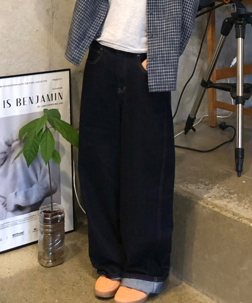 MIND BRIDGE WOMEN（マインドブリッジウーマン）の「[W] カーブドワイド インディゴステッチ デニムパンツ（デニムパンツ・レディース・インディゴブルー・SMALL/MEDIUM/LARGE）」の4枚目の写真