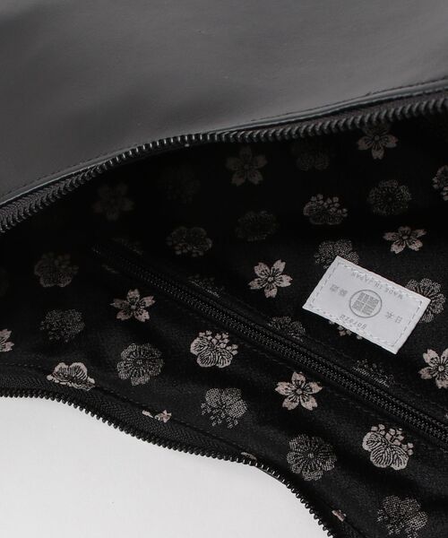 yorozu（ヨロズ）の「yorozu WPM MIKAZUKI SHOULDER-LARGE (545YZ302A)（ショルダーバッグ・メンズ・ブラック・FREE）」の4枚目の写真