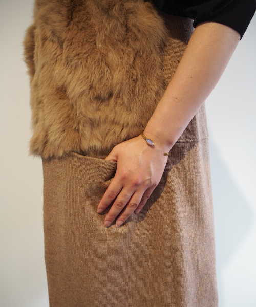 INTERPLANET（インタープラネット）の「ラビットファーニットジレベスト（ベスト・レディース・チャコールグレー/キャメル/ライトグレー・FREE）」の16枚目の写真