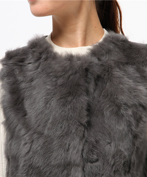 INTERPLANET（インタープラネット）の「ラビットファーニットジレベスト（ベスト・レディース・チャコールグレー/キャメル/ライトグレー・FREE）」の7枚目の写真