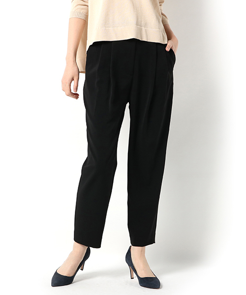 HELIOPOLE（エリオポール）の「テーパード バナナパンツ（その他パンツ・レディース・ブラック/ベージュ/ネイビー・38/34/36）」の2枚目の写真