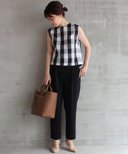 HELIOPOLE（エリオポール）の「テーパード バナナパンツ（その他パンツ・レディース・ブラック/ベージュ/ネイビー・38/34/36）」の16枚目の写真