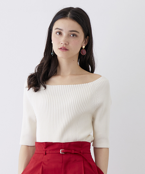 UNITED TOKYO（ユナイテッドトウキョウ）の「バックレースアップタイトニット（ニット/セーター・レディース・ブラック/ラベンダー/マスタード/ホワイト・1）」の2枚目の写真