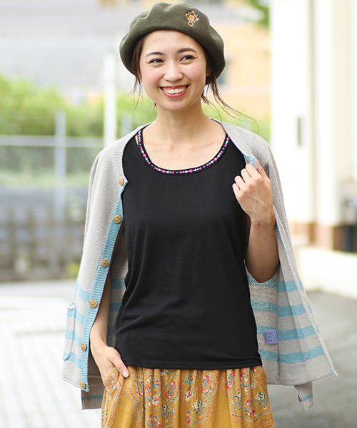 チチカカ（チチカカ）の「ネイティブ刺繍タンクトップ（タンクトップ・レディース・グレー/ブラック/ホワイト・FREE）」の4枚目の写真