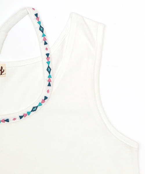 チチカカ（チチカカ）の「ネイティブ刺繍タンクトップ（タンクトップ・レディース・グレー/ブラック/ホワイト・FREE）」の17枚目の写真