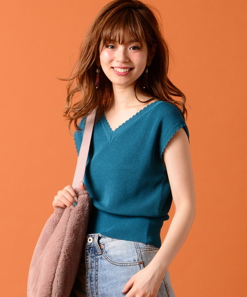 natural couture（ナチュラルクチュール）の「スカラップノースリニット（ニット/セーター・レディース・ブラック/キャメル/ターコイズブルー/ピンク・FREE）」の14枚目の写真