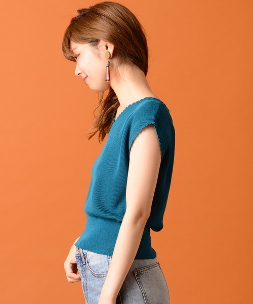 natural couture（ナチュラルクチュール）の「スカラップノースリニット（ニット/セーター・レディース・ブラック/キャメル/ターコイズブルー/ピンク・FREE）」の10枚目の写真