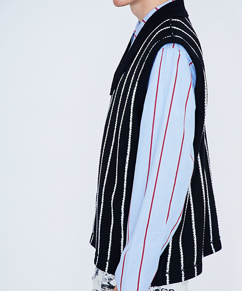 UNITED TOKYO(ユナイテッドトウキョウ)の「インレーニットベスト(ニット/セーター・メンズ・ブラック/オレンジ/ブラウン/ネイビー・1/2/3)」の11枚目の写真