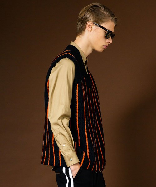 UNITED TOKYO(ユナイテッドトウキョウ)の「インレーニットベスト(ニット/セーター・メンズ・ブラック/オレンジ/ブラウン/ネイビー・1/2/3)」の20枚目の写真