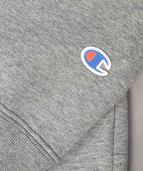 SHIPS（シップス）の「Champion: 【SHIPS AUTHENTIC 別注】 チャンピオン プリント クルーネック スウェット■（スウェット・メンズ・グレー/ネイビー/ブラック・SMALL/MEDIUM/LARGE）」の13枚目の写真