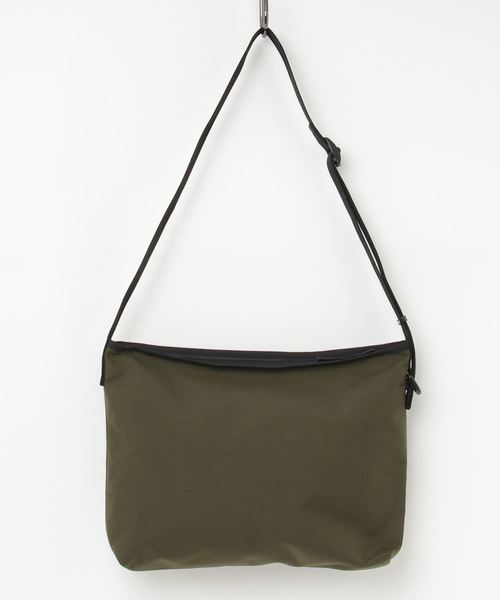 Esperanto(エスペラント)の「esperanto (エスペラント) / コーデュラ1000 サコッシュ バッグ(ショルダーバッグ・メンズ・ブラック/エンジ/ベージュ/ネイビー/グレー/オリーブ/ブルー/カモフラージュ・FREE)」の5枚目の写真