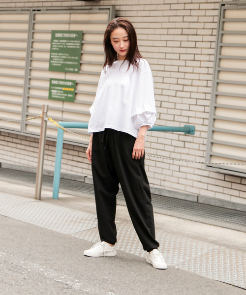 niko and...(ニコアンド)の「袖タック&ギャザープルオーバー(Tシャツ/カットソー・レディース・ライトブルー/ベージュ/オフホワイト/チャコール・MEDIUM/LARGE)」の5枚目の写真