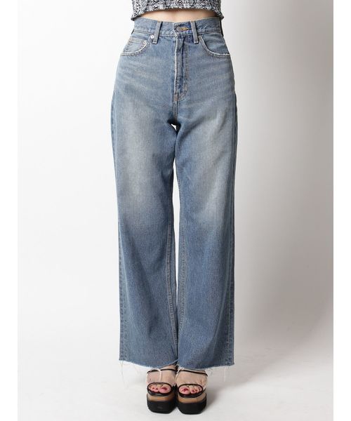 EVRIS（エヴリス）の「SIMPLE バギーDENIM パンツ（デニムパンツ・レディース・ホワイト/ライトブルー・SMALL/MEDIUM）」の6枚目の写真