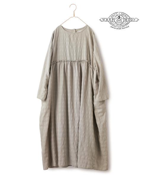 Sunny clouds（サニークラウズ）の「サニークラウズ　ｆｅａｔ．Ｓｈｕｔｔｌｅ　Ｎｏｔｅｓ　ｋａｚｕｍｉのよく見たらチェックのワンピース〈レディース〉（ワンピース・レディース・ベージュ・MEDIUM/LARGE/X-LARGE/XX-LARGE/NM）」の4枚目の写真