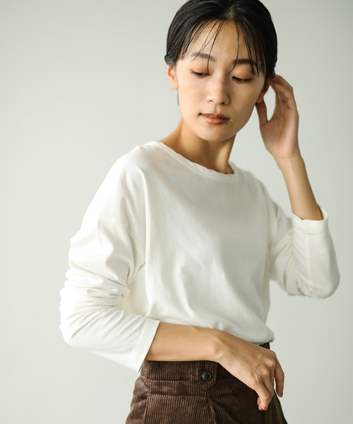 AMERICAN HOLIC（アメリカンホリック）の「クルーネックゆるカットプルオーバー＊（Tシャツ/カットソー・レディース・チャコールグレー/ベージュ/ブラウン/カーキ/アイボリー/ブラック系その他4/グレー系その他4/ブルー系その他2・M/L）」の2枚目の写真