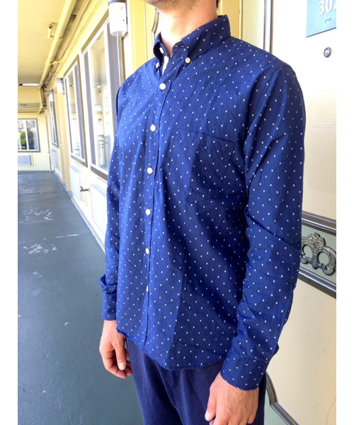 SPACE DANDY（スペースダンディ）の「【melple】　ＳＦドット インディゴタイプライターBDシャツ（シャツ/ブラウス・メンズ・ブルー・SMALL/MEDIUM/LARGE）」の2枚目の写真