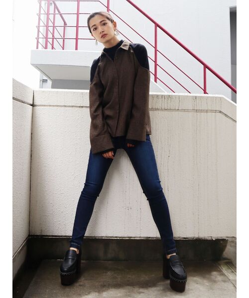 EMODA（エモダ）の「ヘリンボーンバストレイヤー2WAYトップ（シャツ/ブラウス・レディース・ベージュ/グレー/ブラック・FREE）」の6枚目の写真