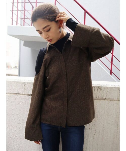 EMODA（エモダ）の「ヘリンボーンバストレイヤー2WAYトップ（シャツ/ブラウス・レディース・ベージュ/グレー/ブラック・FREE）」の8枚目の写真