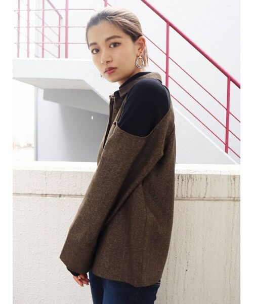 EMODA（エモダ）の「ヘリンボーンバストレイヤー2WAYトップ（シャツ/ブラウス・レディース・ベージュ/グレー/ブラック・FREE）」の9枚目の写真