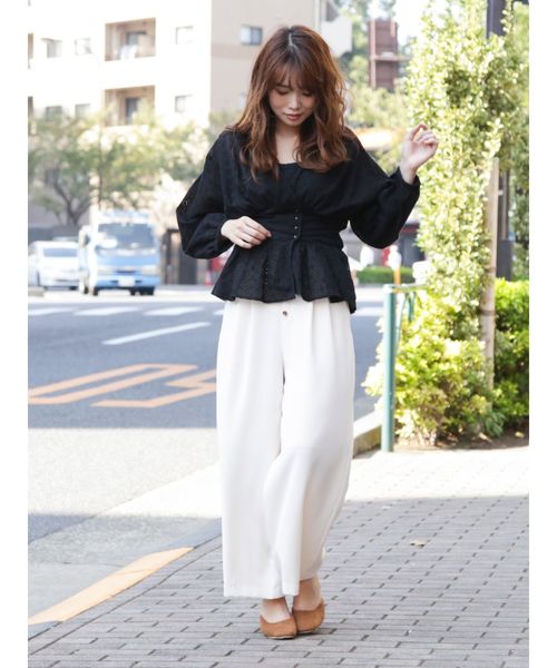 dazzlin(ダズリン)の「サス付プチリボンワイドパンツ(その他パンツ・レディース・オフホワイト/ブラック/カーキ/インディゴブルー・FREE)」の16枚目の写真