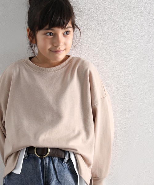 classicalelf(クラシカルエルフ)の「キッズ レイヤード風ミドル丈無地ビッグシルエットクルーネックトレーナー(長袖)(スウェット・キッズ・チャコールグレー/ブラック/ベージュ/カーキ/モカ・130/140/150)」の4枚目の写真
