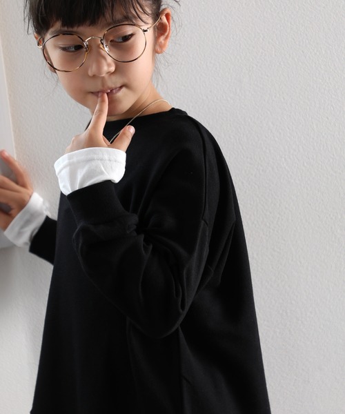 classicalelf(クラシカルエルフ)の「キッズ レイヤード風ミドル丈無地ビッグシルエットクルーネックトレーナー(長袖)(スウェット・キッズ・チャコールグレー/ブラック/ベージュ/カーキ/モカ・130/140/150)」の8枚目の写真