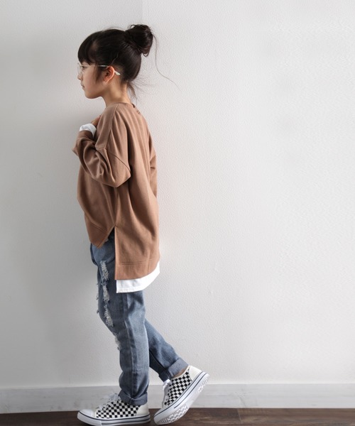 classicalelf(クラシカルエルフ)の「キッズ レイヤード風ミドル丈無地ビッグシルエットクルーネックトレーナー(長袖)(スウェット・キッズ・チャコールグレー/ブラック/ベージュ/カーキ/モカ・130/140/150)」の19枚目の写真