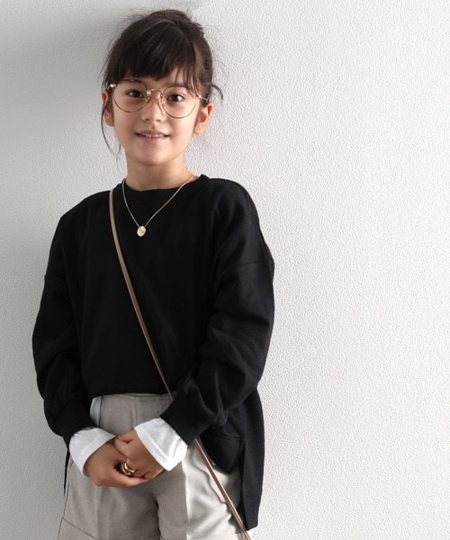 classicalelf(クラシカルエルフ)の「キッズ レイヤード風ミドル丈無地ビッグシルエットクルーネックトレーナー(長袖)(スウェット・キッズ・チャコールグレー/ブラック/ベージュ/カーキ/モカ・130/140/150)」の7枚目の写真