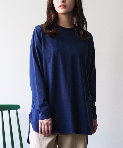 mili an deni(ミリアンデニ)の「綿100%裾ラウンド長袖レイヤードTシャツ(Tシャツ/カットソー・レディース・ベージュ/ブラック/チャコールグレー/オフホワイト/モカ/ネイビー・M/L)」の6枚目の写真