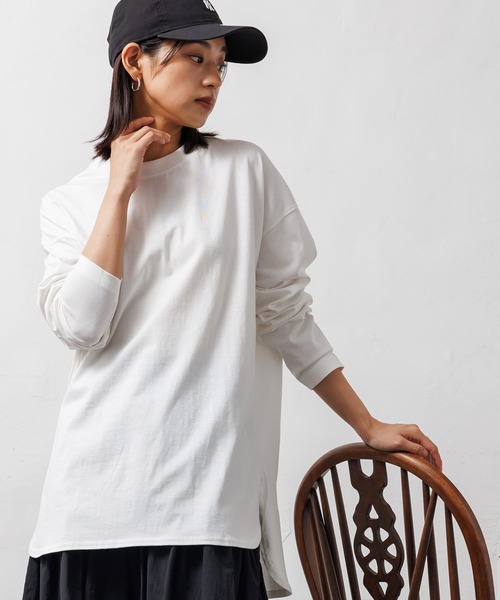 mili an deni(ミリアンデニ)の「綿100%裾ラウンド長袖レイヤードTシャツ(Tシャツ/カットソー・レディース・ベージュ/ブラック/チャコールグレー/オフホワイト/モカ/ネイビー・M/L)」の7枚目の写真