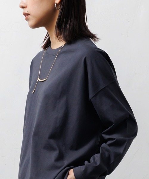 mili an deni(ミリアンデニ)の「綿100%裾ラウンド長袖レイヤードTシャツ(Tシャツ/カットソー・レディース・ベージュ/ブラック/チャコールグレー/オフホワイト/モカ/ネイビー・M/L)」の22枚目の写真