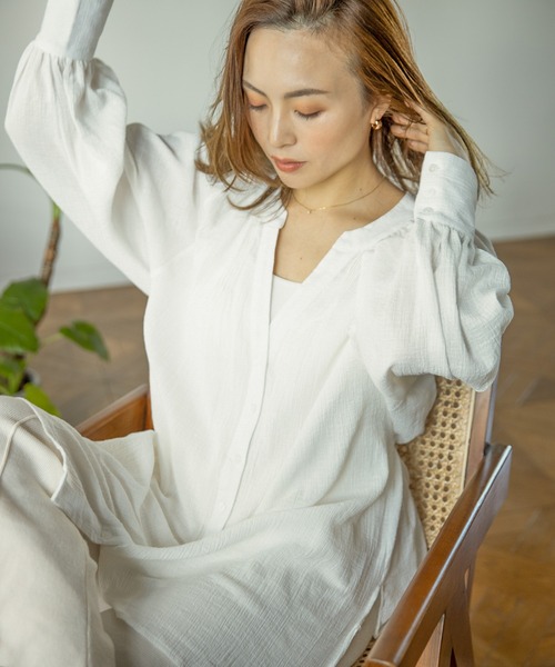 Auntie Rosa Holiday（アンティローザホリデー）の「コットンスラブキーネックチュニックワンピース（ワンピース・レディース・ブラック/ホワイト/グレイッシュベージュ/グリーン・FREE）」の12枚目の写真