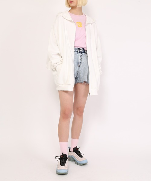 PUNYUS（プニュズ）の「デニムショートパンツ（デニムパンツ・レディース・ライトブルー/インディゴブルー/ブルー系その他/ブラック・3/2/1/4）」の22枚目の写真