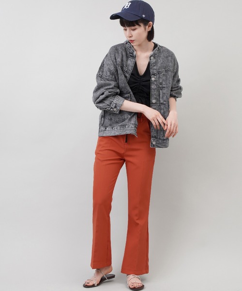 SPINNS（スピンズ）の「【ゆったりシルエット】ウォッシュ加工 ノーカラーデニムジャケット（デニムジャケット・レディース・ブラック系その他/ブルー系その他・ONESIZE）」の16枚目の写真