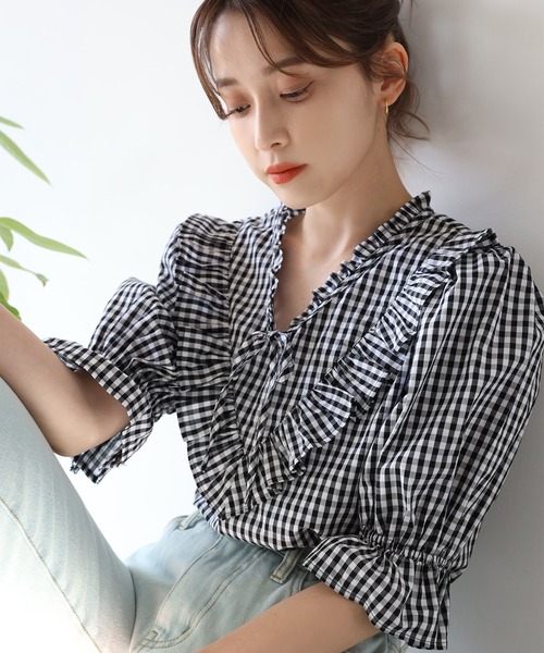 one after another NICE CLAUP（ワンアフターアナザーナイスクラップ）の「【ZOZOTOWN限定】Vネックコットンフリルブラウス（シャツ/ブラウス・レディース・オフホワイト/ブラック系その他/ピンクベージュ・FREE）」の19枚目の写真