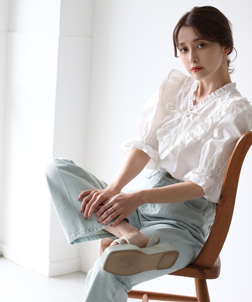 one after another NICE CLAUP（ワンアフターアナザーナイスクラップ）の「【ZOZOTOWN限定】Vネックコットンフリルブラウス（シャツ/ブラウス・レディース・オフホワイト/ブラック系その他/ピンクベージュ・FREE）」の18枚目の写真