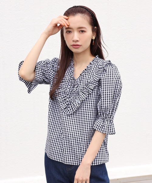 one after another NICE CLAUP（ワンアフターアナザーナイスクラップ）の「【ZOZOTOWN限定】Vネックコットンフリルブラウス（シャツ/ブラウス・レディース・オフホワイト/ブラック系その他/ピンクベージュ・FREE）」の7枚目の写真