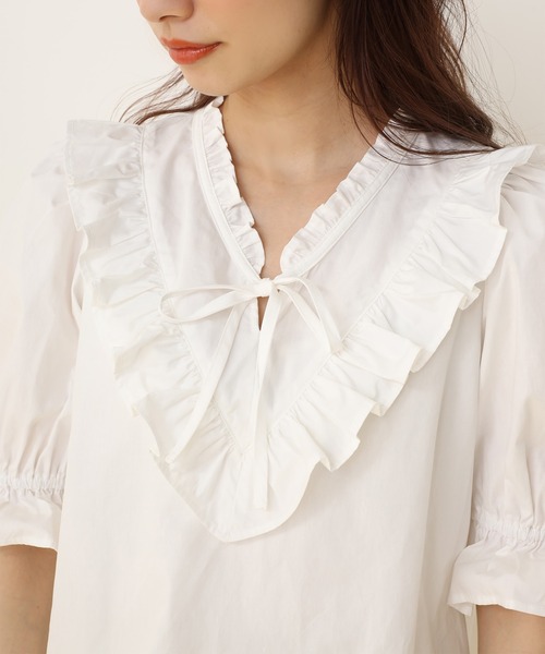 one after another NICE CLAUP（ワンアフターアナザーナイスクラップ）の「【ZOZOTOWN限定】Vネックコットンフリルブラウス（シャツ/ブラウス・レディース・オフホワイト/ブラック系その他/ピンクベージュ・FREE）」の5枚目の写真