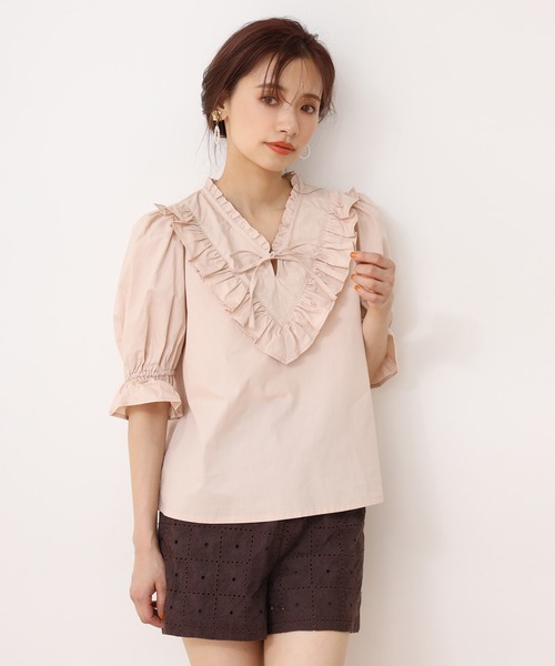 one after another NICE CLAUP（ワンアフターアナザーナイスクラップ）の「【ZOZOTOWN限定】Vネックコットンフリルブラウス（シャツ/ブラウス・レディース・オフホワイト/ブラック系その他/ピンクベージュ・FREE）」の4枚目の写真