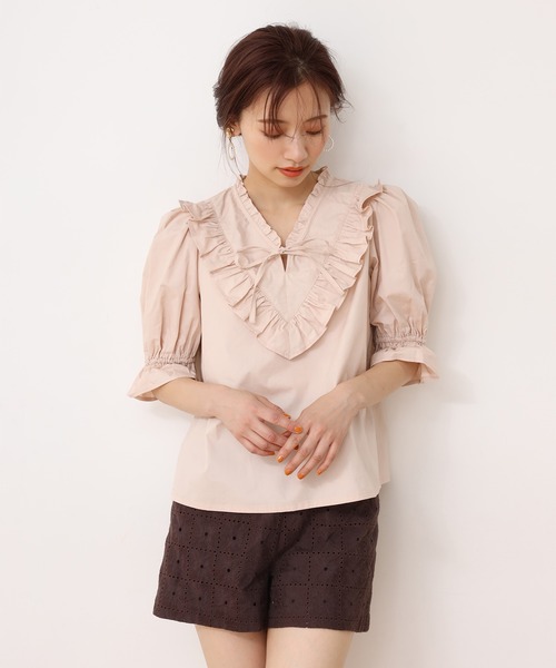 one after another NICE CLAUP（ワンアフターアナザーナイスクラップ）の「【ZOZOTOWN限定】Vネックコットンフリルブラウス（シャツ/ブラウス・レディース・オフホワイト/ブラック系その他/ピンクベージュ・FREE）」の13枚目の写真