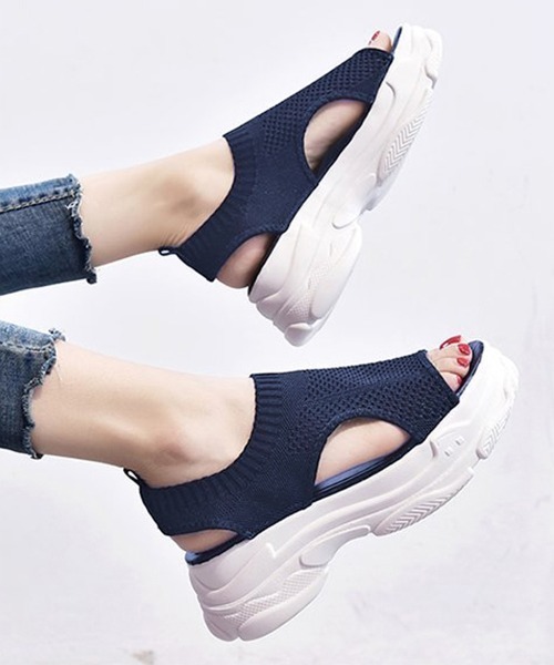 TeddyShop(テディショップ)の「プルストラップ厚底スポーツメッシュサンダル(サンダル・レディース・ホワイト/ベージュ/ブラック/ライトグレー/ネイビー・22.5cm/24.5cm/23.0cm/24.0cm/23.5cm/25.0cm)」の5枚目の写真