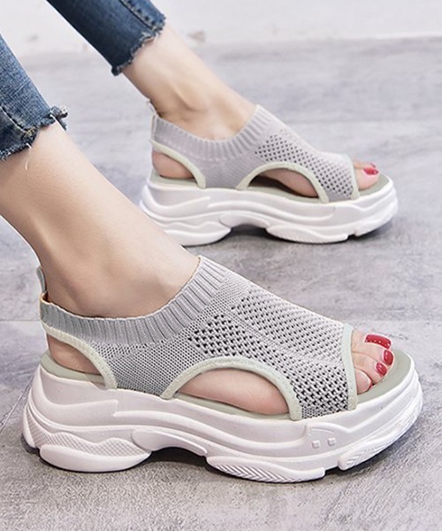 TeddyShop(テディショップ)の「プルストラップ厚底スポーツメッシュサンダル(サンダル・レディース・ホワイト/ベージュ/ブラック/ライトグレー/ネイビー・22.5cm/24.5cm/23.0cm/24.0cm/23.5cm/25.0cm)」の4枚目の写真