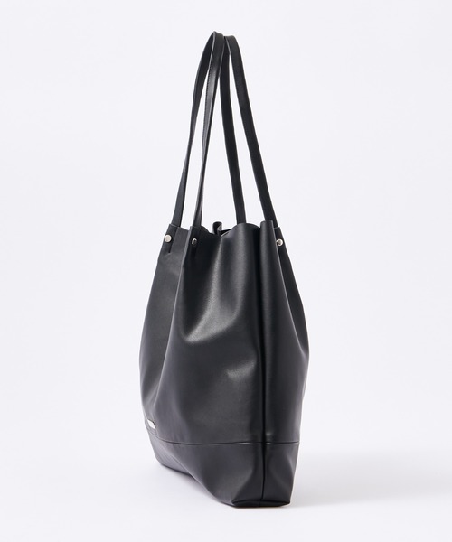 COLONY 2139(コロニートゥーワンスリーナイン)の「【MEN'S/ユニセックス】フェイクレザーつまみトートバッグ2(トートバッグ・メンズ・ブラック・FREE)」の12枚目の写真