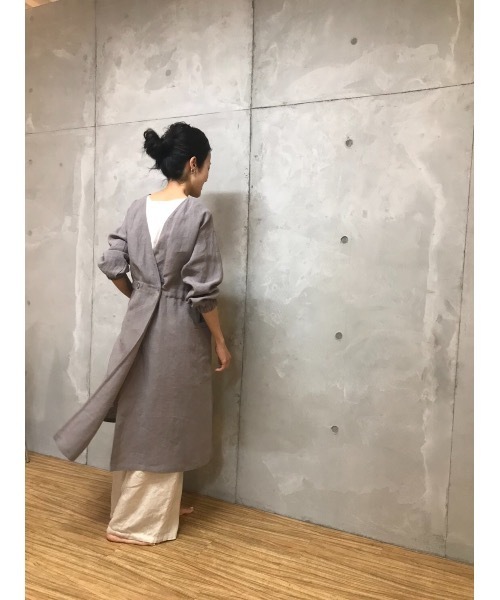 BEARDSLEY（ビアズリー）の「リネン３WAYワンピース（ワンピース・レディース・ベージュ/グレー・FREE）」の11枚目の写真