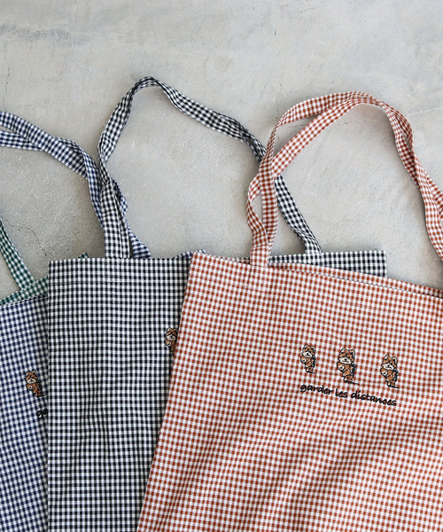 PAR ICI（パーリッシィ）の「【WEB別注】走る犬刺繍 ギンガムトートバッグ（トートバッグ・レディース・ブラック/ネイビー/ブラウン/グリーン・FREE）」の3枚目の写真