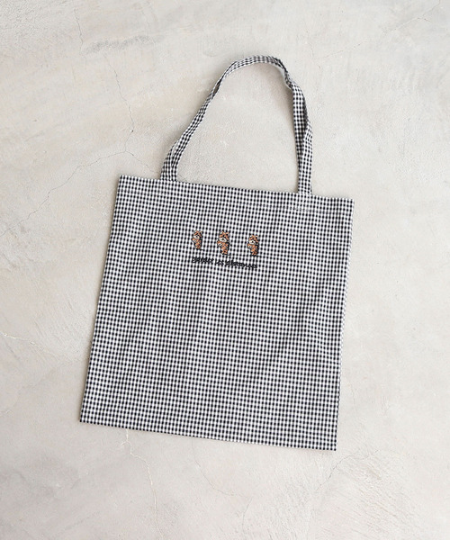 PAR ICI（パーリッシィ）の「【WEB別注】走る犬刺繍 ギンガムトートバッグ（トートバッグ・レディース・ブラック/ネイビー/ブラウン/グリーン・FREE）」の2枚目の写真