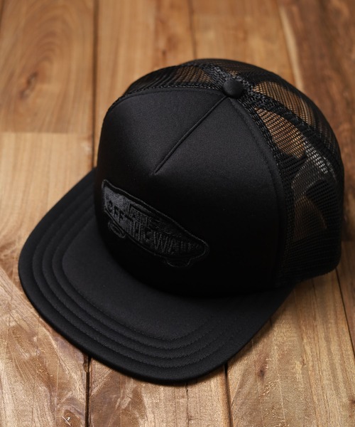 VANS（バンズ）の「【69】【it】【VANS】VANS CLASSIC PATCH TRUCKER CAP（キャップ・レディース・ホワイト/ブラック・FREE）」の2枚目の写真