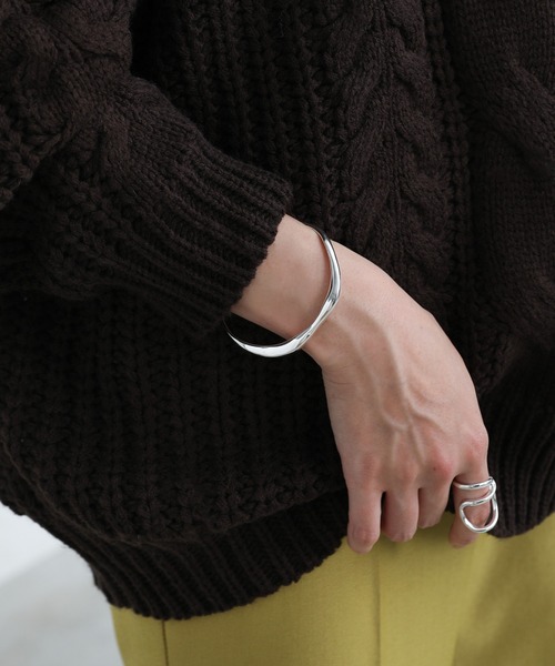 select MOCA（セレクトモカ）の「シンプルカーブバングル（バングル/リストバンド・レディース・シルバー/ゴールド・FREE）」の8枚目の写真